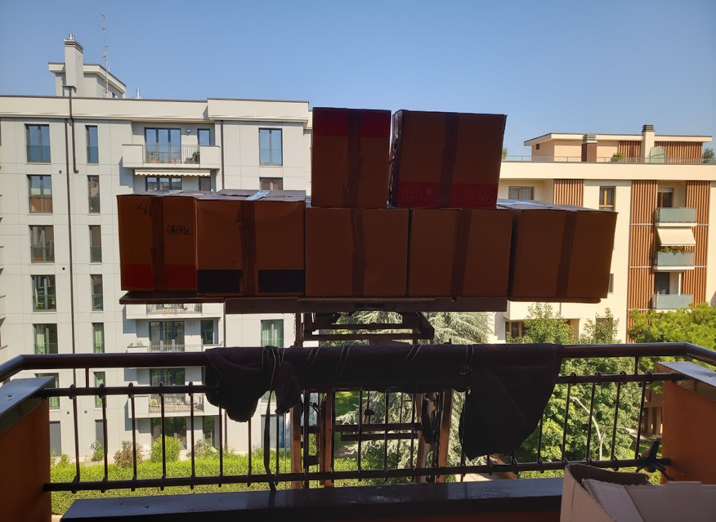 Sollevamento scatole con autoscala